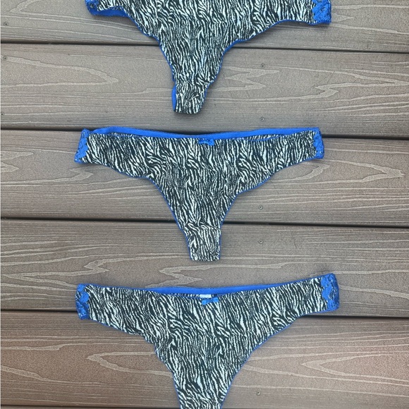 Bundle of 3 Zebra Print Women's thong Panties with Blue Accents plus size - Picture 4 of 6